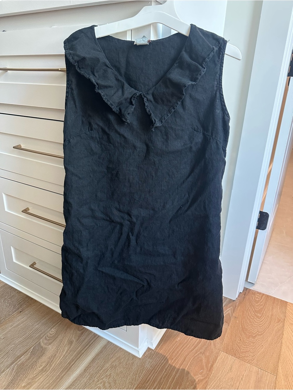 Black Sleeveless Mini Dress with Ruffle Collar